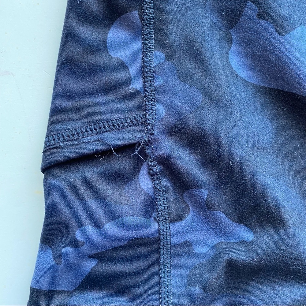 Yogalicious 9” Biker shorts, Navy camo, Size S - Picture 3 of 3